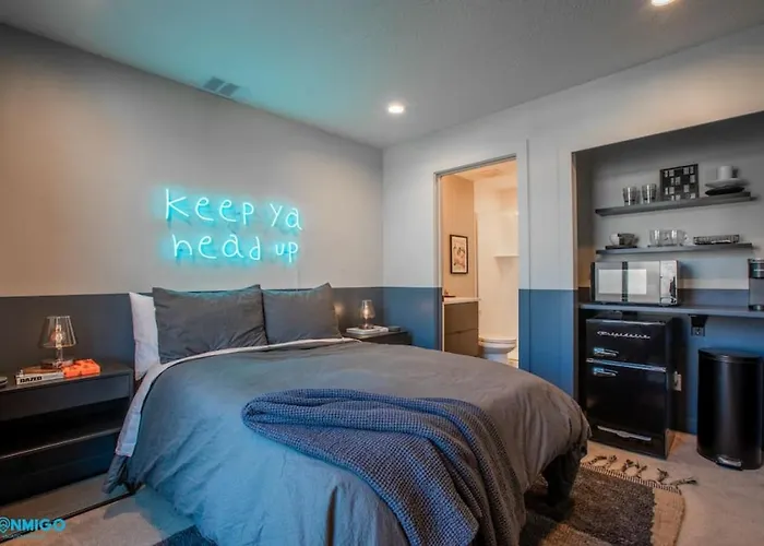 Chill Crash Pad
